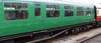 Зеленый вагон поезда